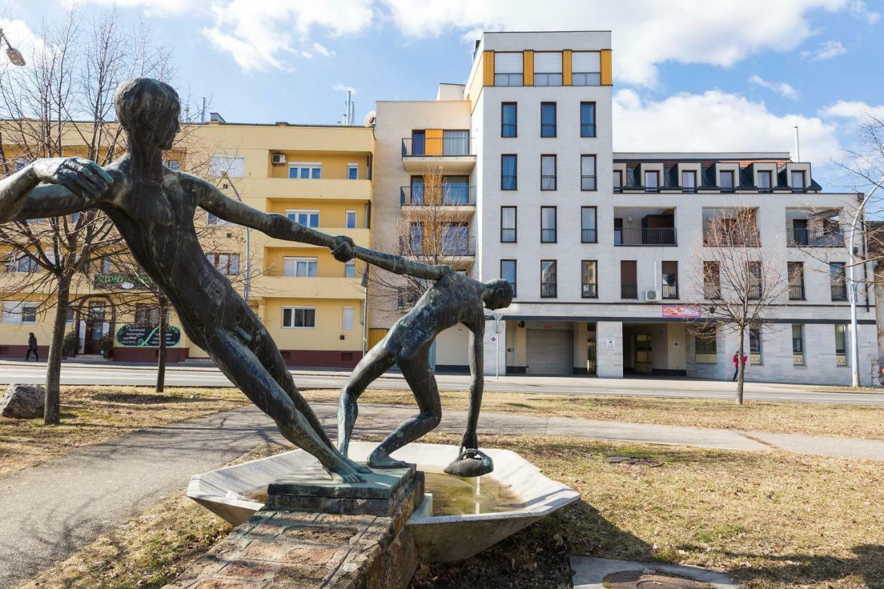 Mse Apartman Miskolc Exterior photo
