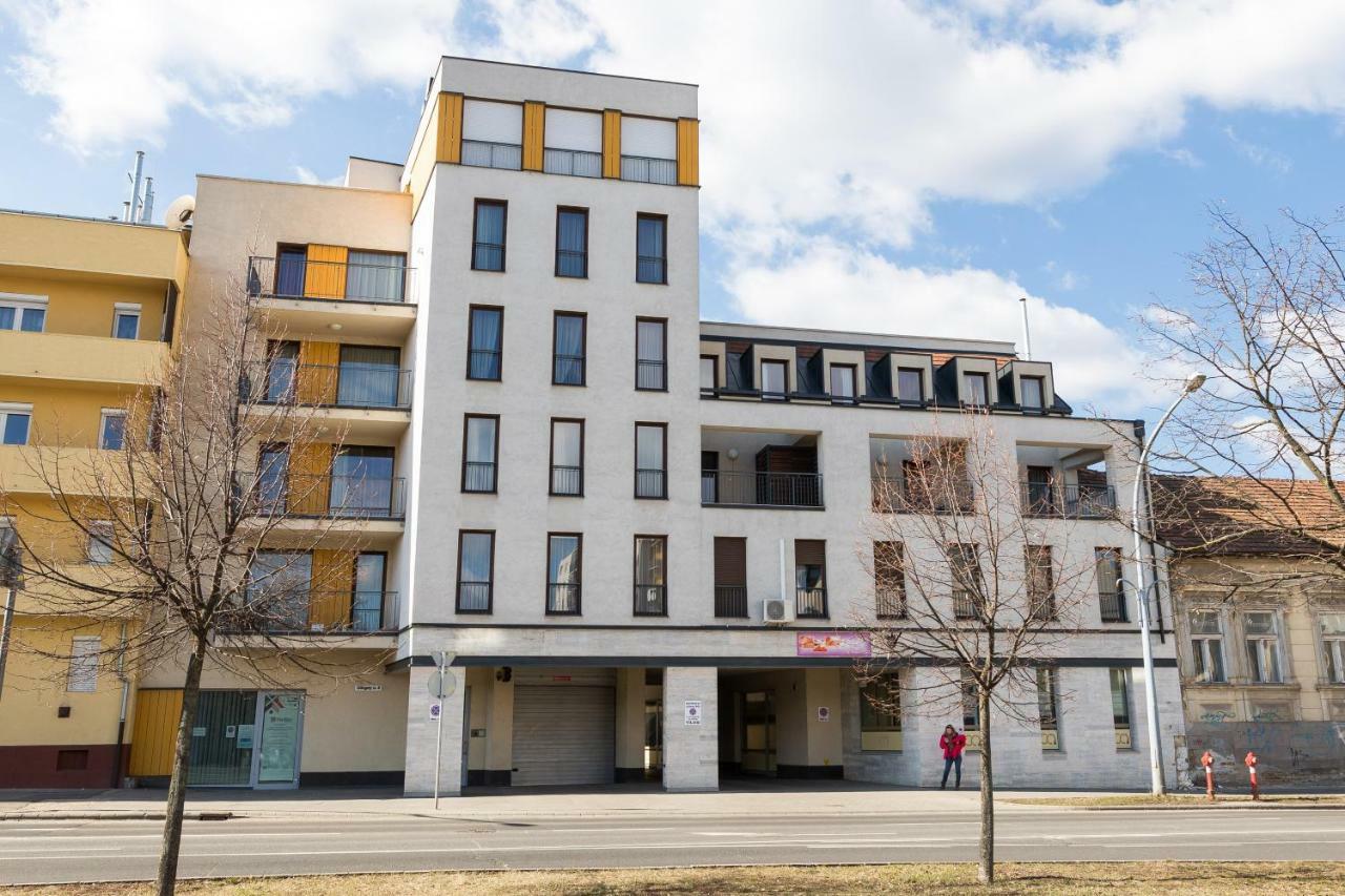 Mse Apartman Miskolc Exterior photo